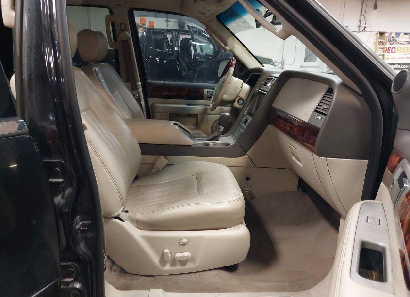 Photo 5 of 2004 Lincoln Navigator ULTIMATE (VIN 5LMFU28R54LJ31063)