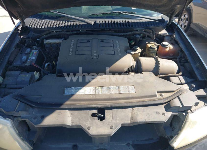 Photo 10 of 2003 Lincoln Navigator (VIN 5LMFU28R73LJ05241)