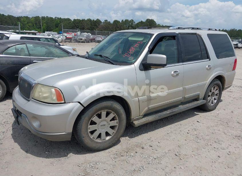Photo 2 of 2003 Lincoln Navigator (VIN 5LMFU28R93LJ33302)