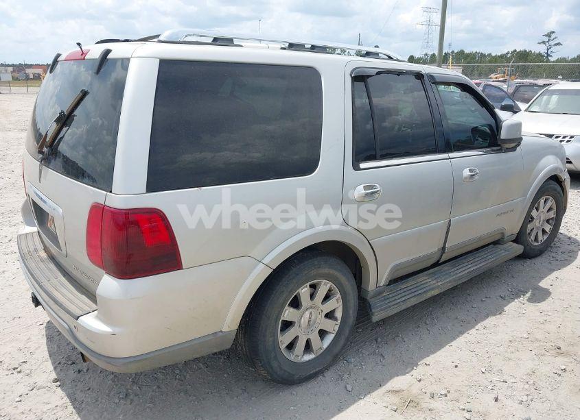 Photo 4 of 2003 Lincoln Navigator (VIN 5LMFU28R93LJ33302)