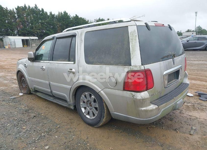 Photo 3 of 2003 Lincoln Navigator (VIN 5LMFU28R93LJ39584)