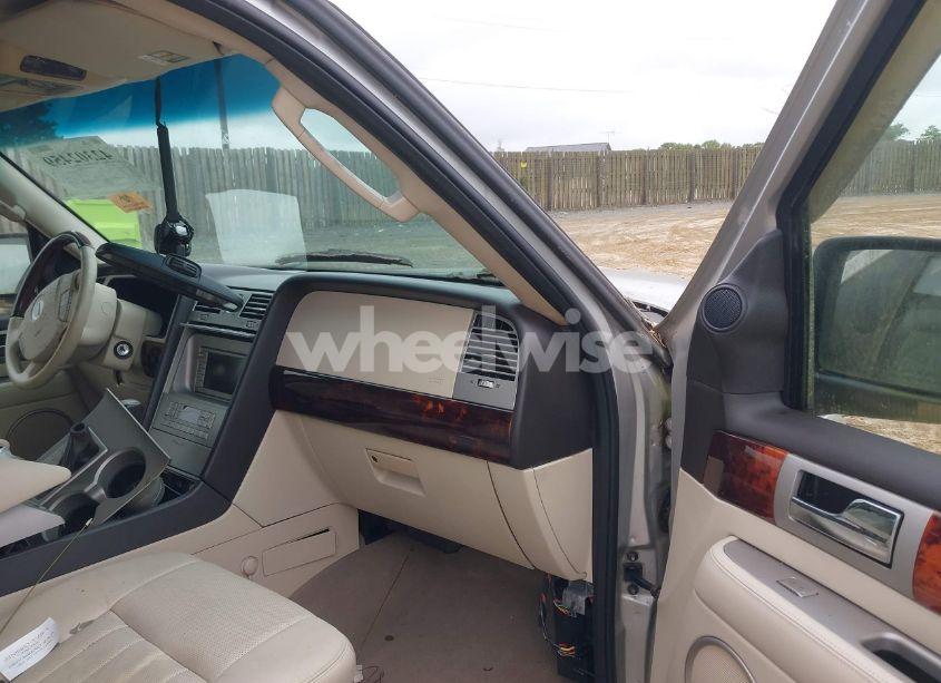 Photo 5 of 2003 Lincoln Navigator (VIN 5LMFU28R93LJ39584)