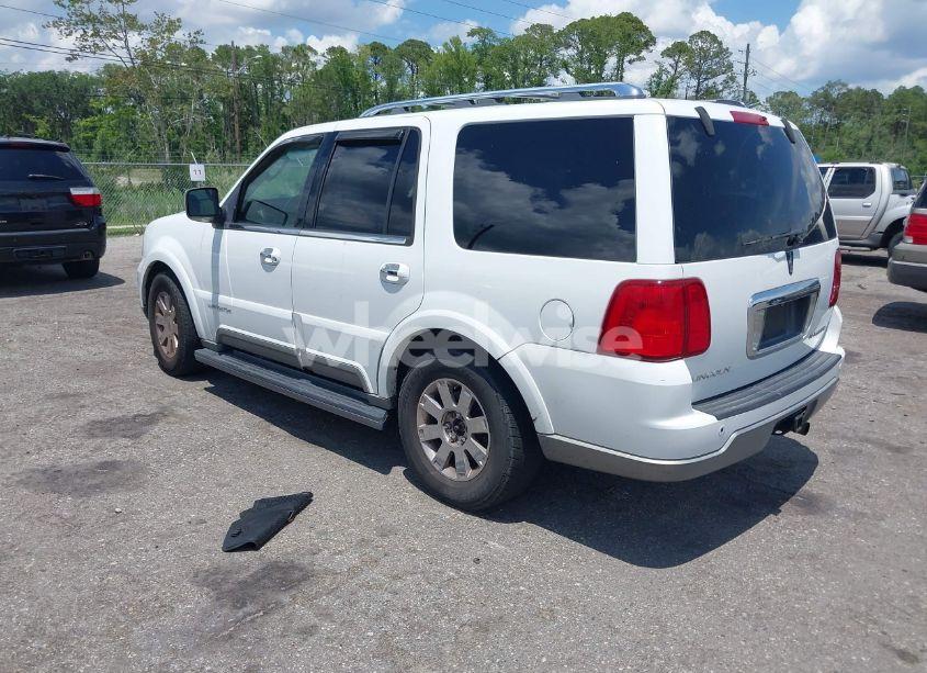 Photo 3 of 2003 Lincoln Navigator (VIN 5LMFU28R93LJ42484)