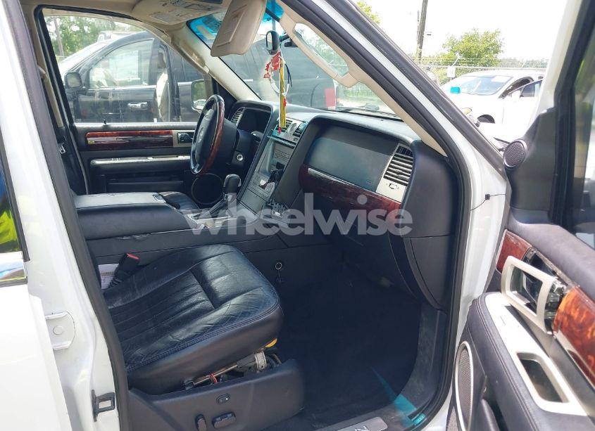 Photo 5 of 2003 Lincoln Navigator (VIN 5LMFU28R93LJ42484)