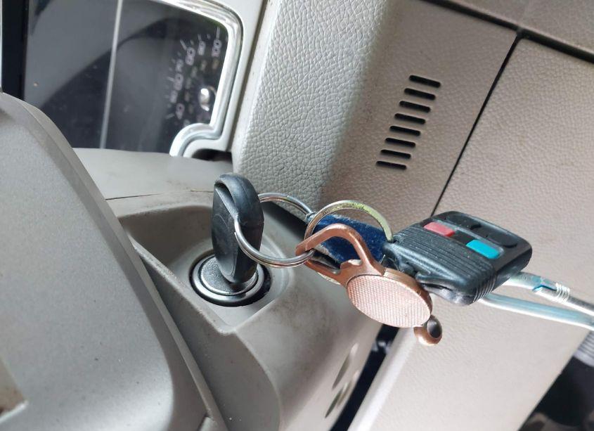 Photo 11 of 2010 Lincoln Navigator (VIN 5LMJJ2H58AEJ00258)