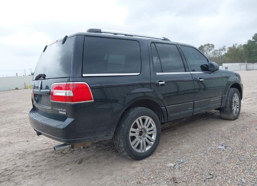 Photo 4 of 2010 Lincoln Navigator (VIN 5LMJJ2H58AEJ00258)