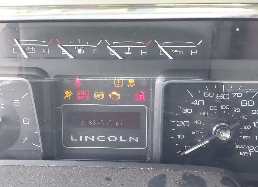 Photo 7 of 2010 Lincoln Navigator (VIN 5LMJJ2H58AEJ00258)