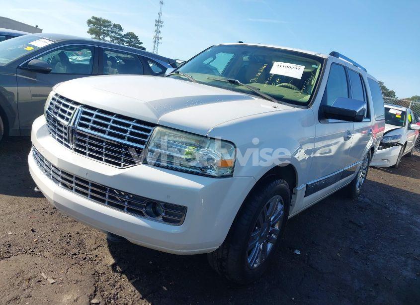 Photo 2 of 2010 Lincoln Navigator (VIN 5LMJJ2H58AEJ10174)