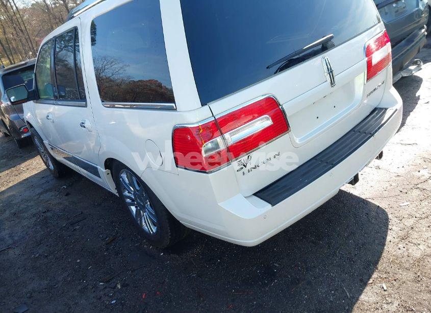 Photo 3 of 2010 Lincoln Navigator (VIN 5LMJJ2H58AEJ10174)