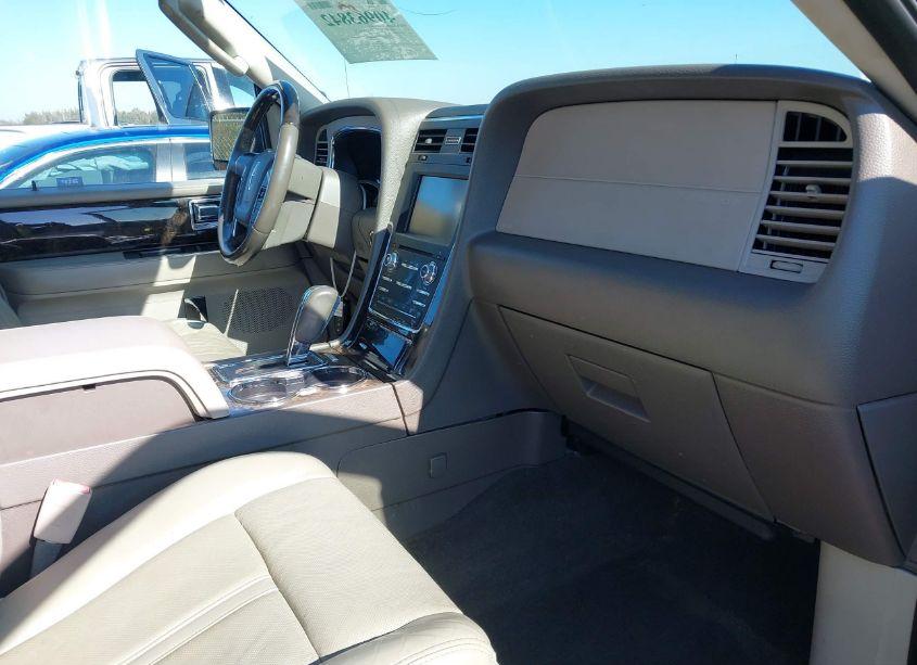 Photo 5 of 2015 Lincoln Navigator (VIN 5LMJJ2HT2FEJ11133)