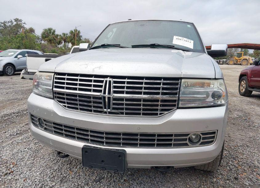 Photo 12 of 2010 Lincoln Navigator (VIN 5LMJJ2J51AEJ05134)