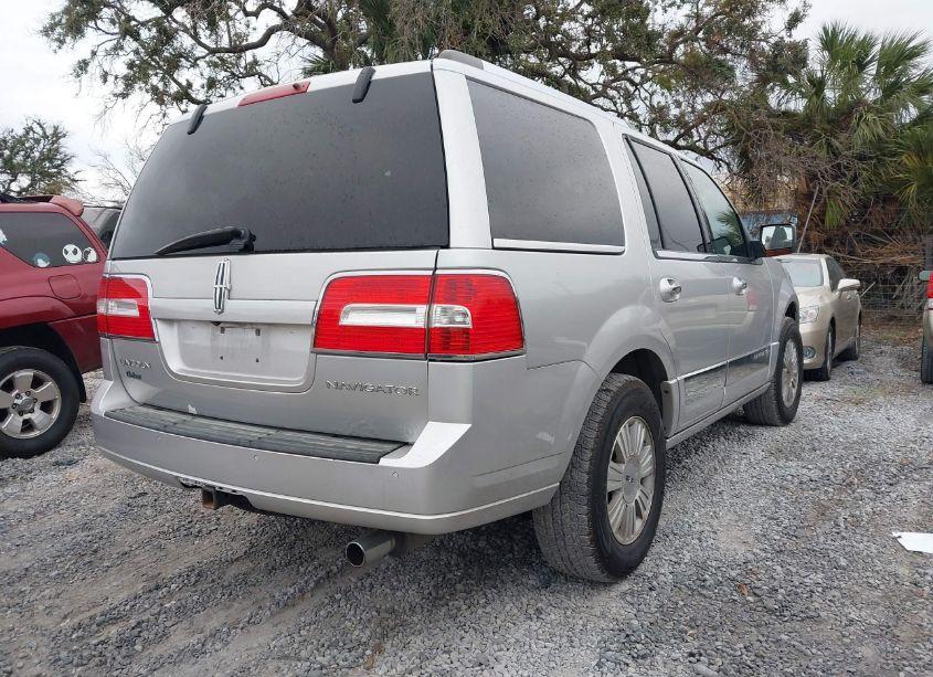 Photo 4 of 2010 Lincoln Navigator (VIN 5LMJJ2J51AEJ05134)