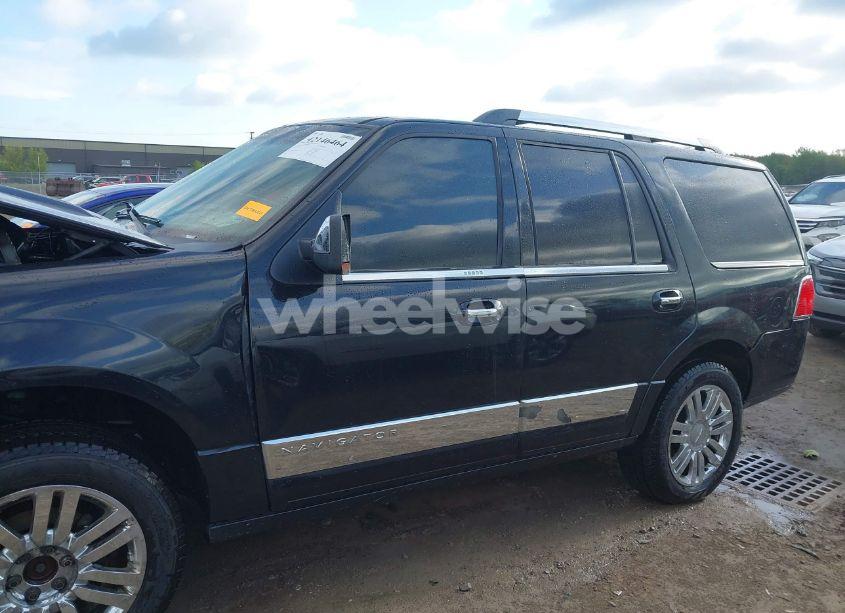 Photo 15 of 2010 Lincoln Navigator (VIN 5LMJJ2J59AEJ08993)