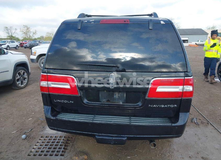 Photo 17 of 2010 Lincoln Navigator (VIN 5LMJJ2J59AEJ08993)