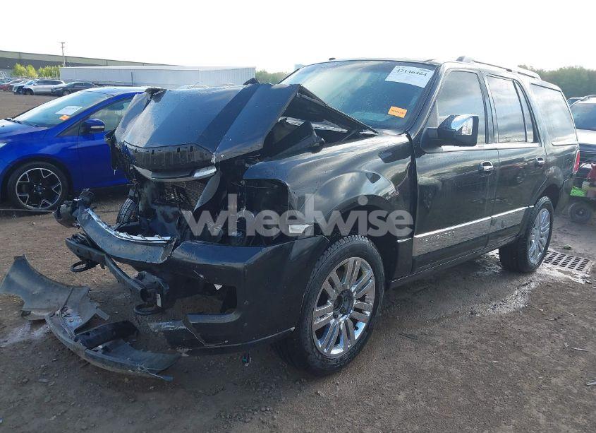 Photo 2 of 2010 Lincoln Navigator (VIN 5LMJJ2J59AEJ08993)