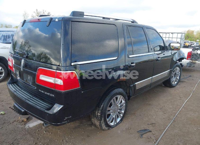 Photo 4 of 2010 Lincoln Navigator (VIN 5LMJJ2J59AEJ08993)