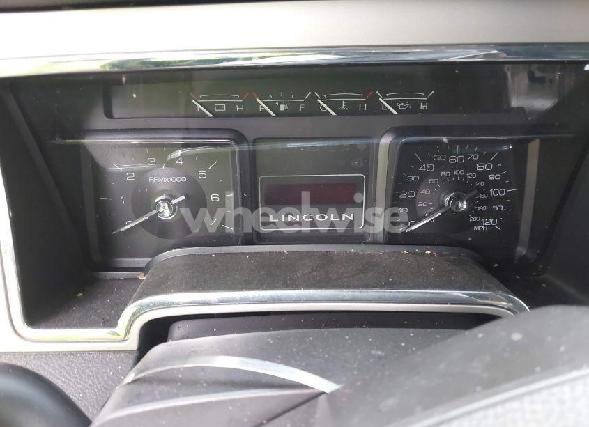 Photo 7 of 2010 Lincoln Navigator (VIN 5LMJJ2J59AEJ08993)