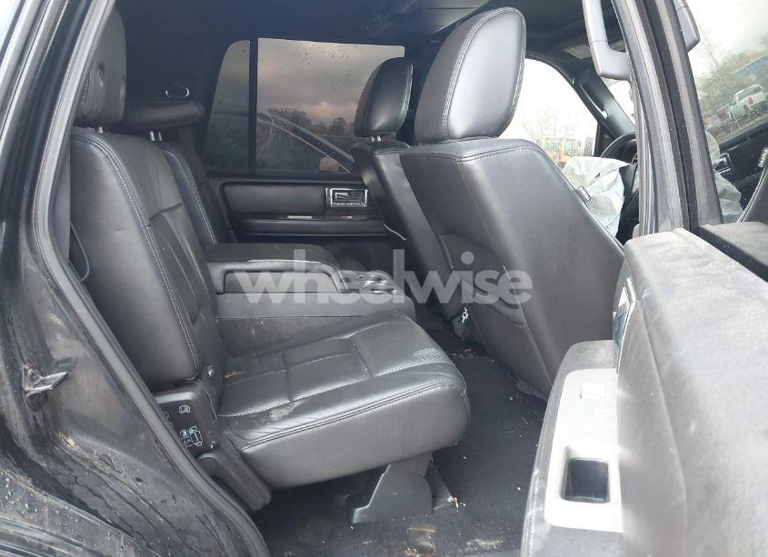 Photo 8 of 2010 Lincoln Navigator (VIN 5LMJJ2J59AEJ08993)