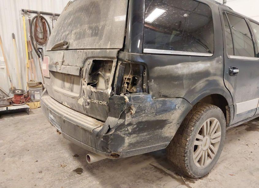 Photo 6 of 2010 Lincoln Navigator (VIN 5LMJJ2J5XAEJ01146)