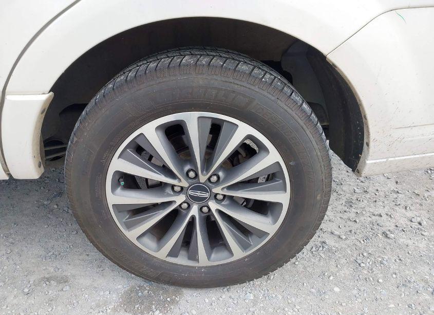 Photo 12 of 2015 Lincoln Navigator (VIN 5LMJJ2JT1FEJ09531)