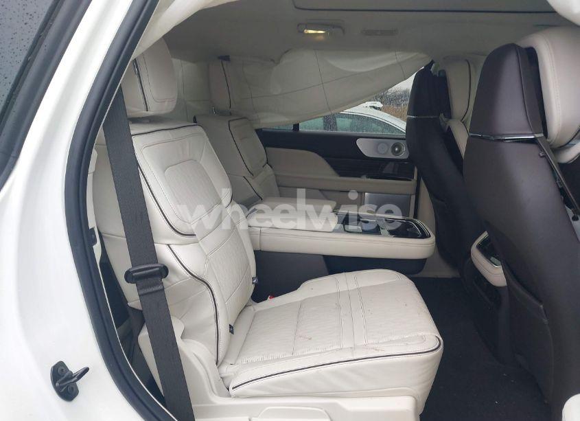 Photo 8 of 2024 Lincoln Navigator BLACK LABEL (VIN 5LMJJ2TG5REL11907)