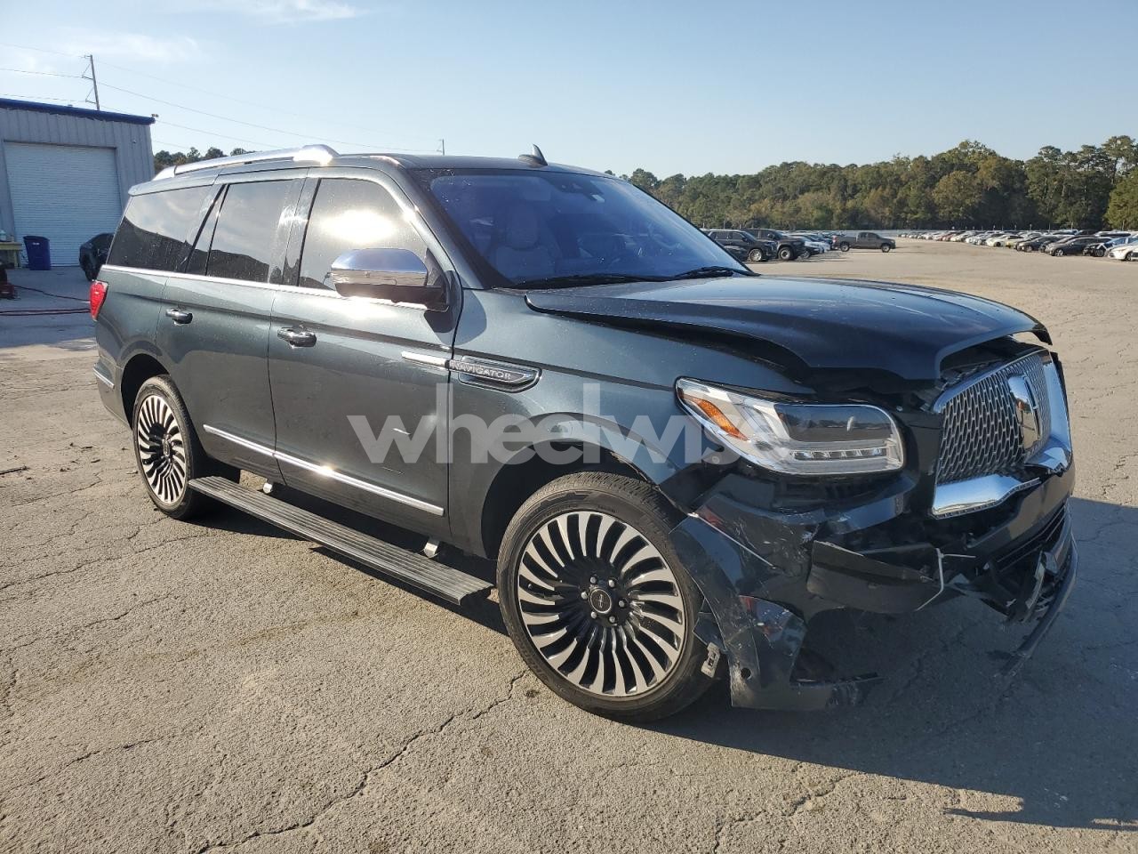 Photo 4 of 2021 LINCOLN NAVIGATOR BLACK LABEL (VIN 5LMJJ2TT5MEL05935)