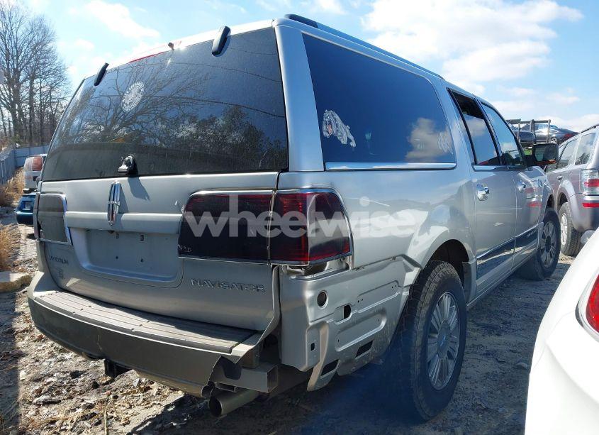 Photo 4 of 2010 Lincoln Navigator L (VIN 5LMJJ3H52AEJ01881)