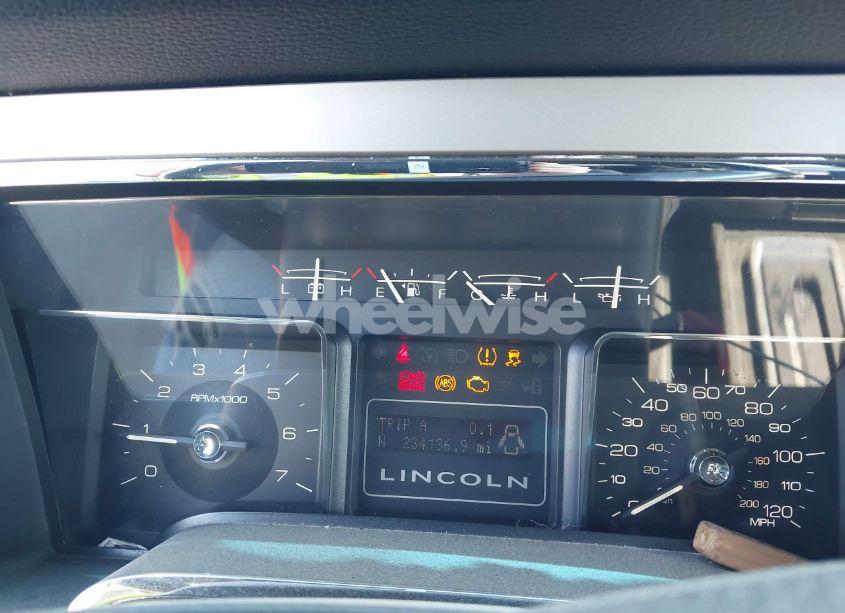 Photo 7 of 2010 Lincoln Navigator L (VIN 5LMJJ3H52AEJ01881)