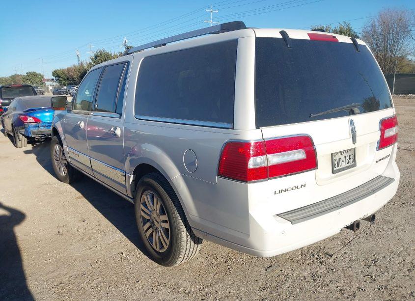 Photo 3 of 2014 Lincoln Navigator L (VIN 5LMJJ3H58EEL06837)