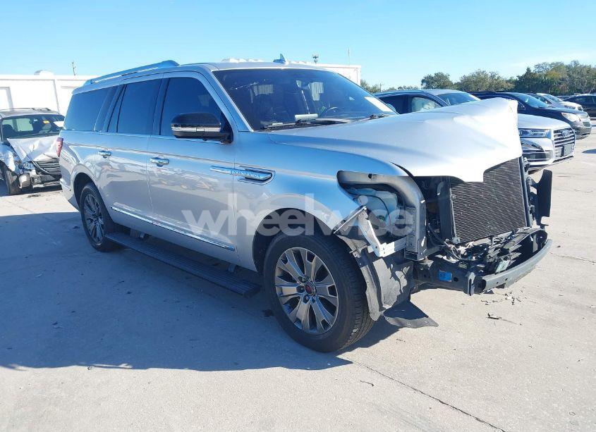 2018 Lincoln Navigator L SELECT (VIN 5LMJJ3HTXJEL10610) main photo