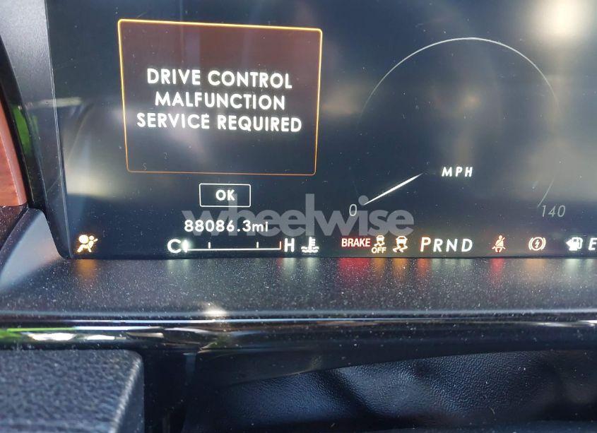 Photo 16 of 2018 Lincoln Navigator L SELECT (VIN 5LMJJ3HTXJEL10610)