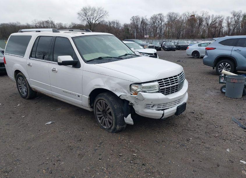 2010 Lincoln Navigator L (VIN 5LMJJ3J58AEJ09655) main photo