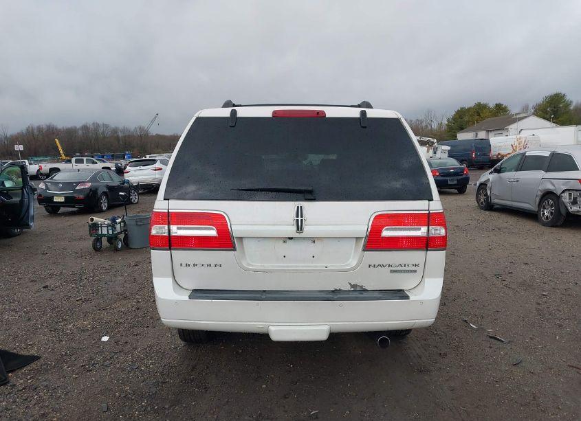 Photo 16 of 2010 Lincoln Navigator L (VIN 5LMJJ3J58AEJ09655)