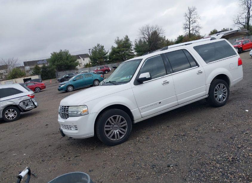 Photo 2 of 2010 Lincoln Navigator L (VIN 5LMJJ3J58AEJ09655)