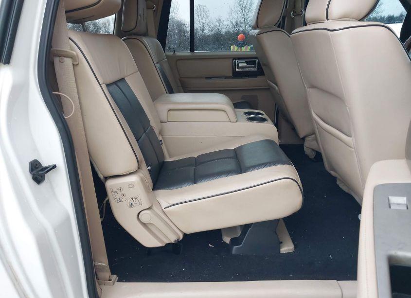 Photo 8 of 2010 Lincoln Navigator L (VIN 5LMJJ3J58AEJ09655)