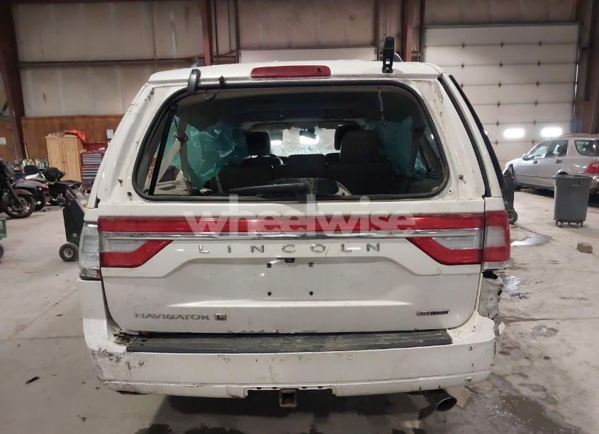 Photo 16 of 2015 Lincoln Navigator L (VIN 5LMJJ3JT0FEJ07890)