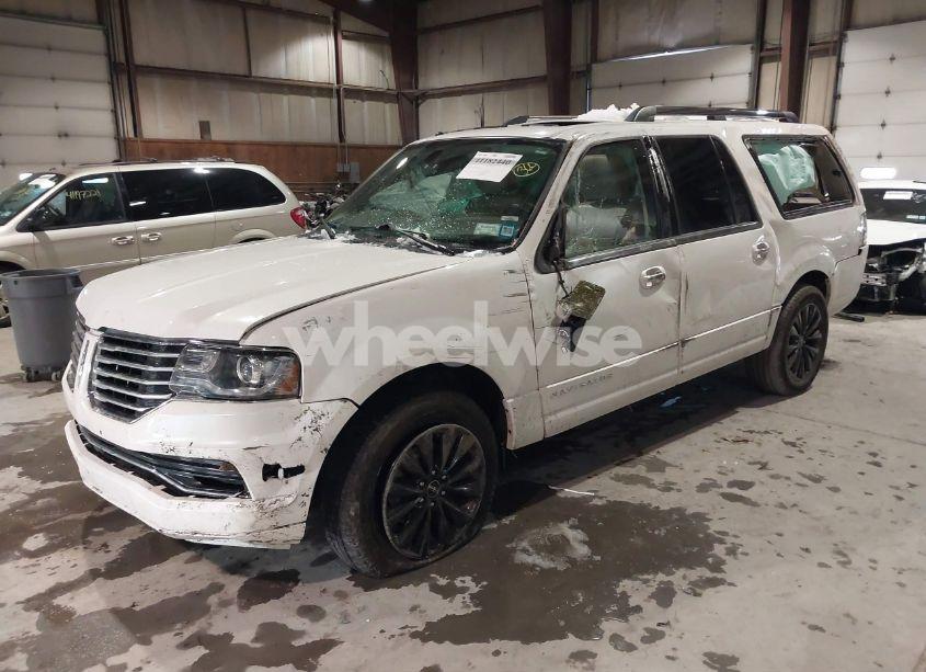 Photo 2 of 2015 Lincoln Navigator L (VIN 5LMJJ3JT0FEJ07890)