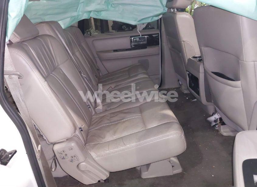 Photo 8 of 2015 Lincoln Navigator L (VIN 5LMJJ3JT0FEJ07890)