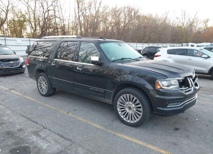 2015 Lincoln Navigator L (VIN 5LMJJ3JT2FEJ12315) main photo