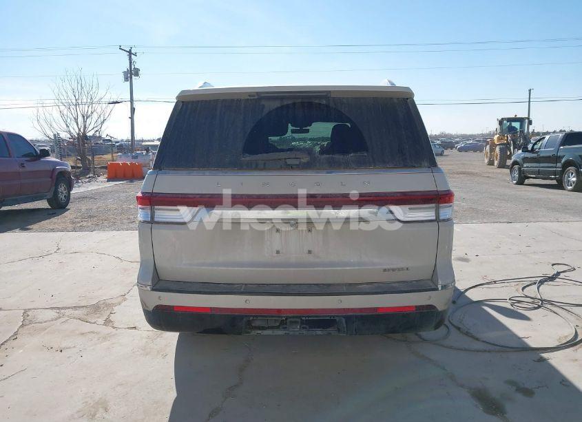 Photo 15 of 2024 Lincoln Navigator RESERVE L (VIN 5LMJJ3LG3REL06193)