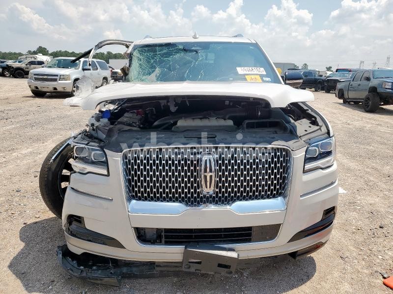 Photo 3 of 2024 LINCOLN NAVIGATOR L RESERVE N/A (VIN 5LMJJ3LG4REL16960)