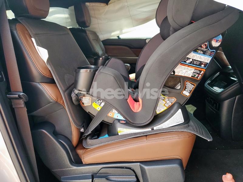 Photo 6 of 2024 LINCOLN NAVIGATOR L RESERVE N/A (VIN 5LMJJ3LG4REL16960)