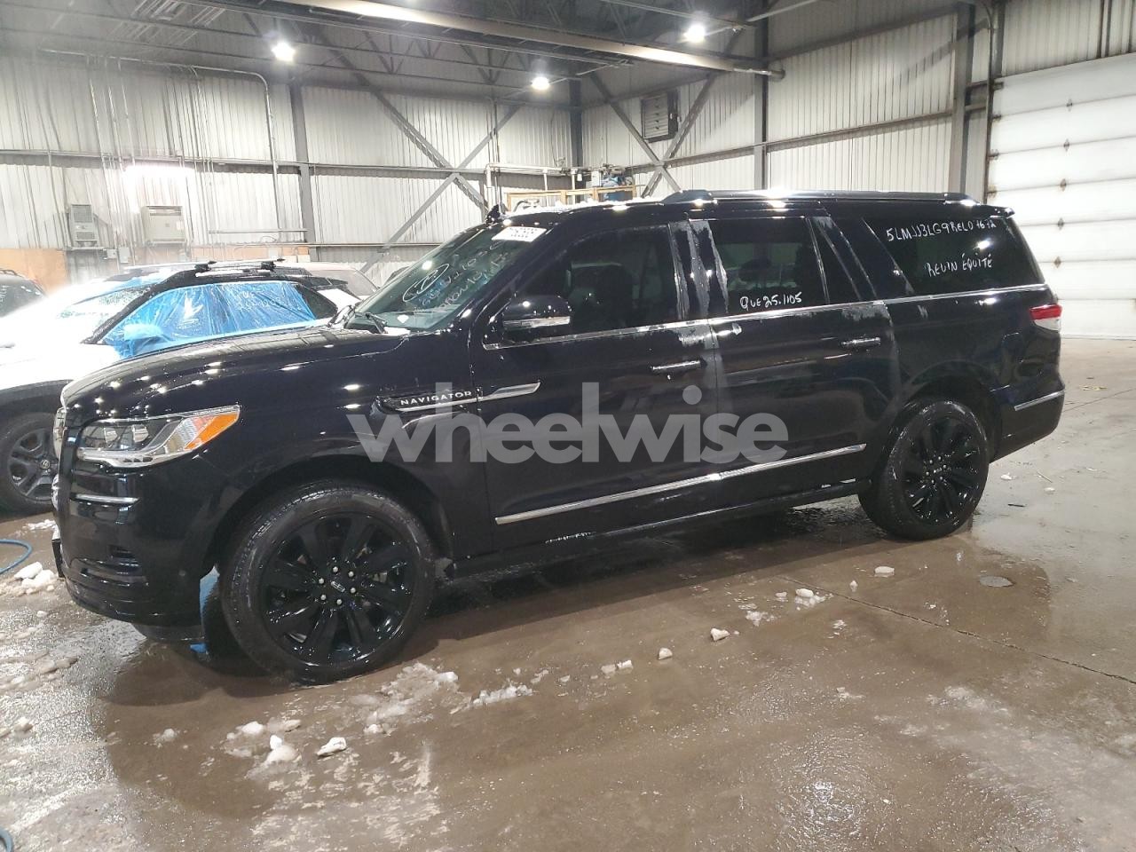 2024 LINCOLN NAVIGATOR L RESERVE N/A (VIN 5LMJJ3LG5REL07670) main photo