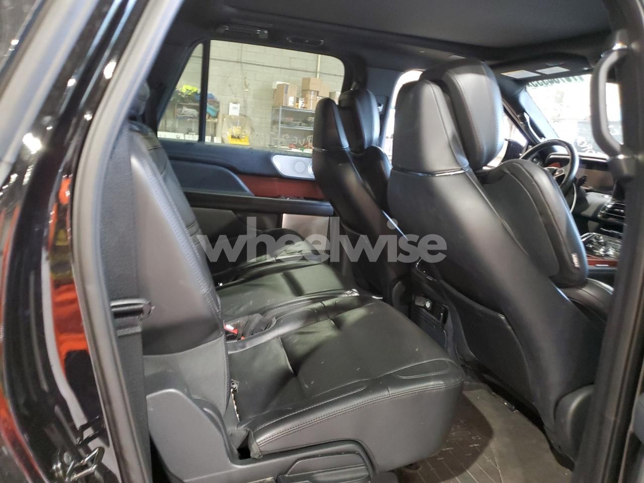 Photo 11 of 2024 LINCOLN NAVIGATOR L RESERVE N/A (VIN 5LMJJ3LG5REL07670)