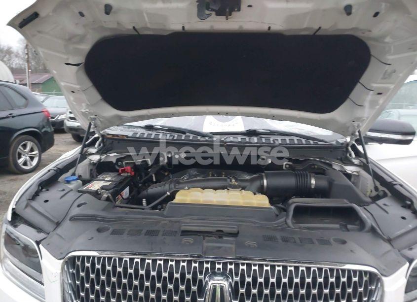 Photo 10 of 2018 Lincoln Navigator L RESERVE (VIN 5LMJJ3LTXJEL06371)