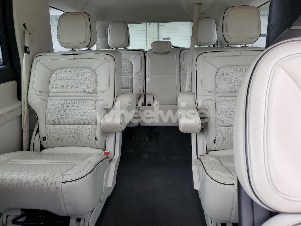 Photo 10 of 2020 LINCOLN NAVIGATOR L BLACK LABEL N/A (VIN 5LMJJ3TT8LEL07084)