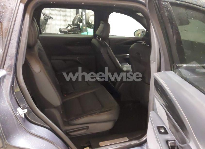 Photo 8 of 2024 Lincoln Nautilus PREMIERE (VIN 5LMPJ8J42RJ840146)