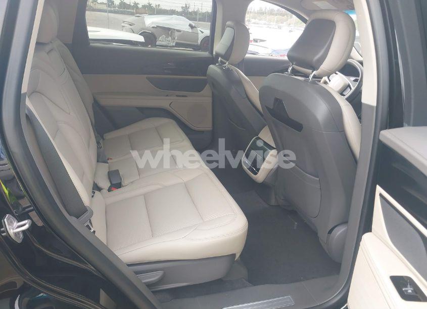 Photo 8 of 2024 Lincoln Nautilus PREMIERE (VIN 5LMPJ8J47RJ815548)