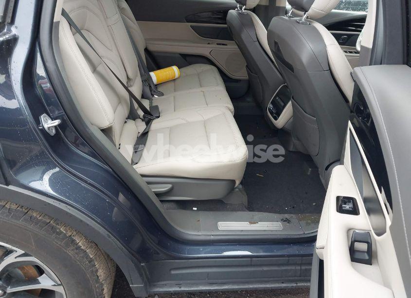 Photo 8 of 2024 Lincoln Nautilus PREMIERE (VIN 5LMPJ8JA3RJ827881)