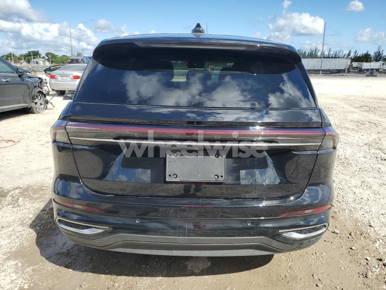 Photo 6 of 2025 LINCOLN NAUTILUS PREMIERE (VIN 5LMPJ8JA5SJ885108)